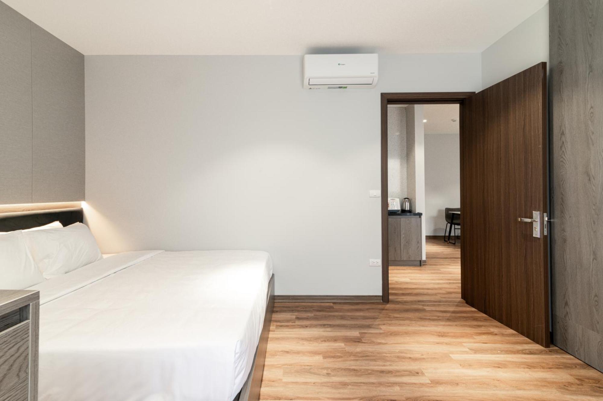האנוי Luxe Paradise Suites Hotel To Ngoc Van מראה חיצוני תמונה