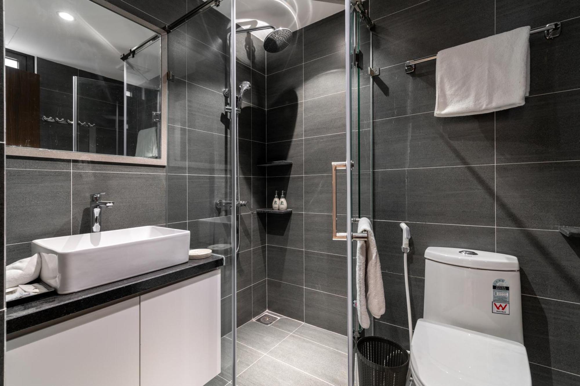 האנוי Luxe Paradise Suites Hotel To Ngoc Van מראה חיצוני תמונה